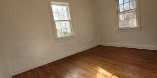 2 Bedroom 1 Bathroom House with a Fenced-in Yard! Gallery 8