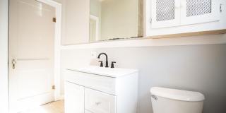 1626 Gum Street Gallery 17