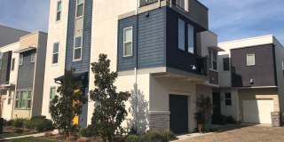 Mid-town (THE MILLS) Stunning Tri-Level  (PLEASE READ ENTIRE AD FOR SHOWINGS & DETAILS) Gallery 1