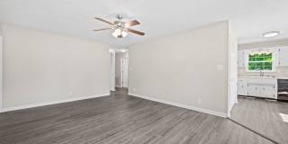 Charming 3 Bedroom Ranch with Large Fenced Yard & Bright Open Living Spaces! Gallery 5