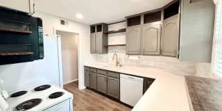 Updated 3 Bedroom Home with Large Fenced Yard in Land O' Lakes Gallery 9