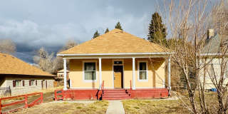 2 bed 1 bath home Gallery 1