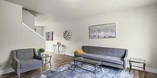 Spacious 3BR/2.5BA Furnished Townhome | Pet-Friendly with Large Fenced Yard & Ample Parking Gallery 9