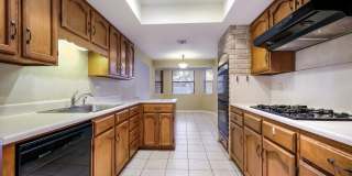 Great one story home with brick exterior on oak covered cul de sac lot Gallery 19