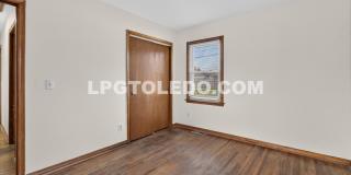 1525 Akron St. Gallery 21