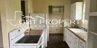 4 Bedroom 2 Bathroom Home! Gallery 1