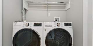 146 W Erie Street Gallery 17