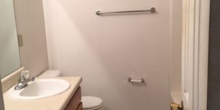 Knoxville 37920 - 2 bedroom, 1.5 bath townhome - Contact Lisa Vineyard and Shannon Russell (865) 216-9334 Gallery 11