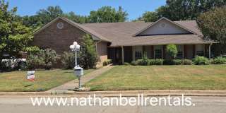 4-Bed 3 Bath Executive Home Gallery 1