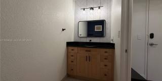 150 E Robinson St Gallery 4