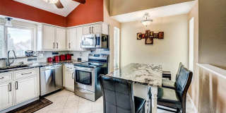 Huge room in a large shared home, private bathroom, great neighborhood, friendly roommates! Gallery 43
