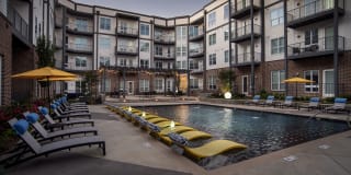 Avenue Madison Gallery 21