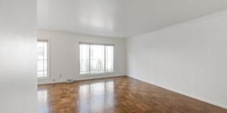 Stunning, Pet Friendly Edwardian 2BR Remodel in Prime location Gallery 19