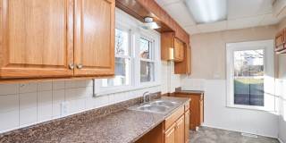 Large Firestone 4 Bed Brick Home Gallery 8