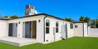 12542 Emelita Gallery 11