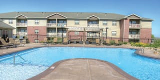 Lincoln Summit Falls Apartments & Townhomes Gallery 4