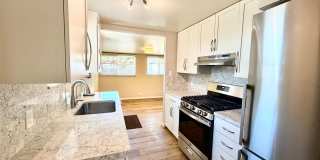 Charming 2 bdrm, 1 bath, + Bonus Room Gallery 10