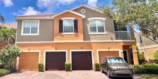 MOVE IN READY! OUTSTANDING UNFURNISHED CONDO IN STONEHAVEN SARASOTA! Gallery 1