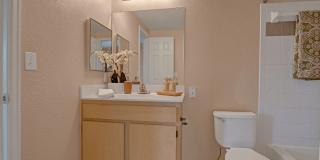 Camelback Pointe Apartment Homes Gallery 8