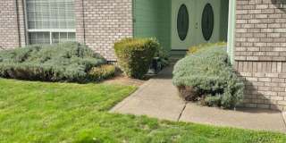 Quiet Peaceful 3 bedroom 2 bath Single Level home located in Central Point Gallery 3