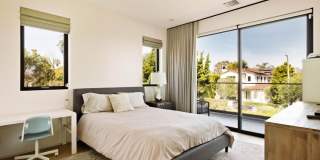 2137 Glyndon Ave Gallery 24