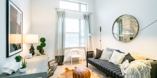 Met on 7th Gallery 34