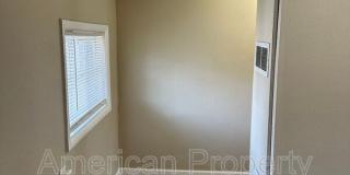 3605 1/2 E 16th St- 3605 1/2 E 16th St- Gallery 10