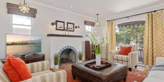 224 W Cota Street Gallery 9