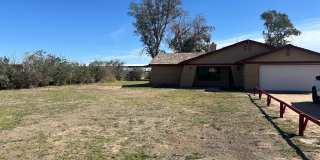 COUNTRY HOME ON 1.26 ACRES Gallery 1