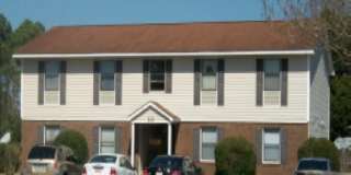 2 Bedroom, 1 bath upstairs unit. Gallery 1