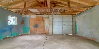RENOVATED 4/2 in Walkable Location, Stainless Steel Appliances, & Garage/Workshop! Available NOW for $1850/month! Gallery 41