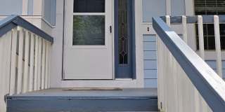 530 Northwest Carolyn Lane - House Gallery 3