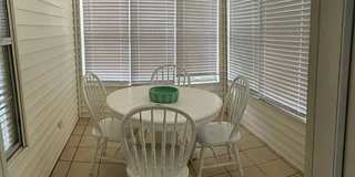 Fully Furnished 1 bed/ 1 bath Island Square Condo Gallery 10