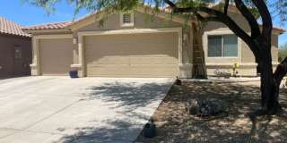 3 car garage with lots of indoor and outdoor space Gallery 1