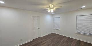 77 Tiller Way Gallery 10