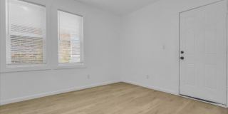 2725 Leslie Street Gallery 8