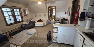 520 NE Maple St Gallery 12