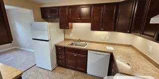 137 Creekside DriveUnit 3 Gallery 1