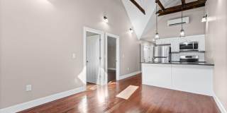 521 Warren Street Gallery 5