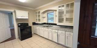 2 Bedroom, 1 Bath Home Available Now! Additional Room (can be used as a 3rd bedroom) Gallery 10