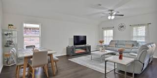 1107 Branding Iron Lane Gallery 1