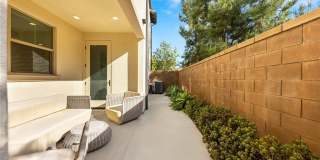 117 Henson Gallery 38