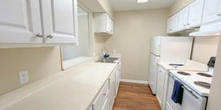 Chateau Apartments Gallery 23