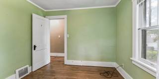 Charming 3-Bedroom Home Near Fontenelle Park Gallery 18