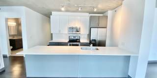 200 N Wells St Gallery 1