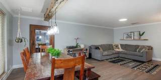 Stunning 4BR 2 BA brick ranch in tr Okane Park Gallery 15
