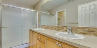 Spacious and Low-Maintenance 3BR End Townhouse Near Intel, Nike & Reed's Crossing! Gallery 16