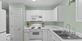 Charming 2-bedroom, 2.5-bathroom Townhouse Located in the Heart of Raleigh, NC Gallery 9