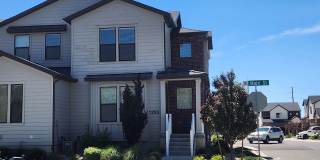 $2,000 OFF 4-bed, 3.5-bath Townhome Available Now! Gallery 34