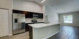 586 Southwest Laconic Avenue Gallery 6